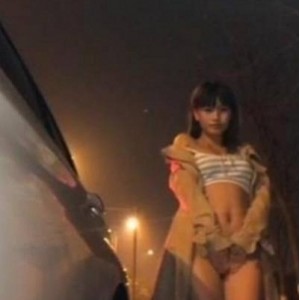 斗鱼第一坊女主播（魅心）户外性感穿搭展示绝版视频[5v-31.9】