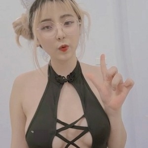 付费女神Linhi_CuteYuumeilyn7.14G性感可爱视频封面预览图心动